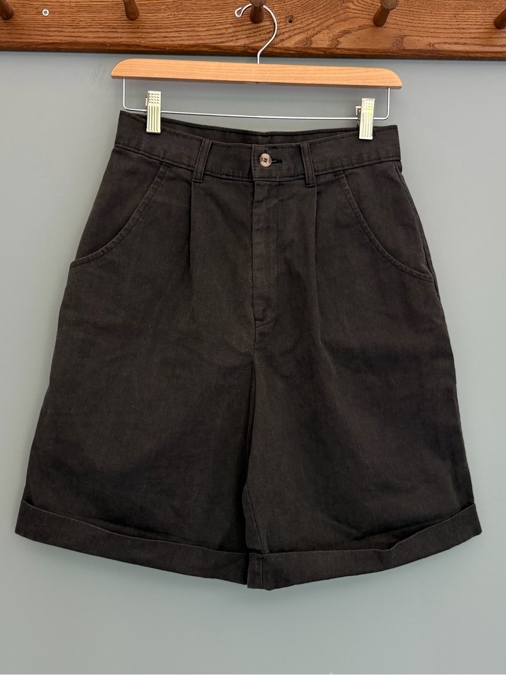 Vintage 90s Chic 8.5" Inseam Washed Gray Black High Waist Tailored Pleat Shorts